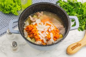 Чечевица с картошкой и мясом - фото шаг 5