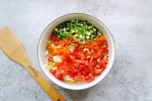 Салат из отварного хека - фото шаг 4