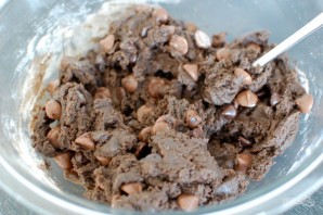 Домашнее шоколадное печенье с кусочками шоколада - фото шаг 5