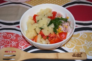 Салат из копченой курицы с ананасами - фото шаг 4