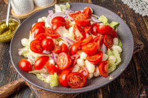 Салат с помидорами черри, моцареллой и соусом песто - фото шаг 6