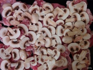 Мясо по-купечески с грибами - фото шаг 3