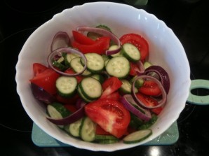 Салат "Дачный" из свежих овощей - фото шаг 2
