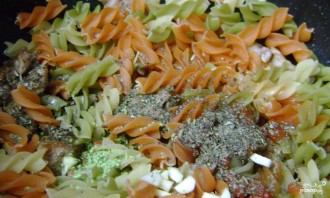 Горячий салат со свининой - фото шаг 2