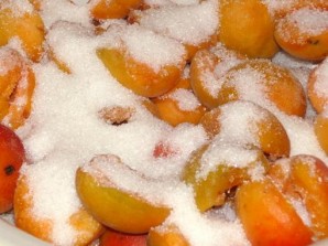 Варенье из абрикосов с винным уксусом в духовке - фото шаг 2
