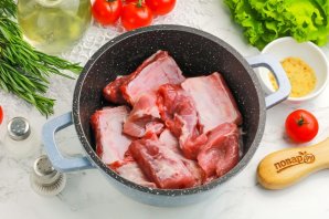 Свинина в пиве - фото шаг 2