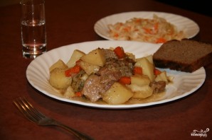 Картошка с мясом в чугунке в духовке - фото шаг 10