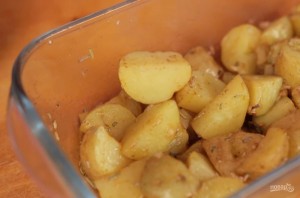 Запеченный картофель в микроволновке (за 10 минут) - фото шаг 3
