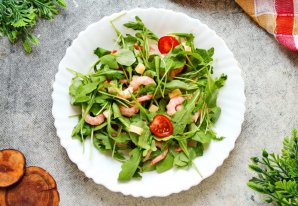 Новогодний салат с креветками - фото шаг 7