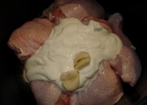 Курица в мультиварке в сметане - фото шаг 2