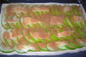 Слоеное дрожжевое тесто с яблоками - фото шаг 4