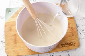 Блины с дырочками на кефире - фото шаг 8