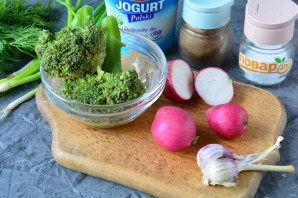 Салат с брокколи и редисом - фото шаг 1