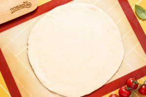 Пицца с помидорами - фото шаг 9