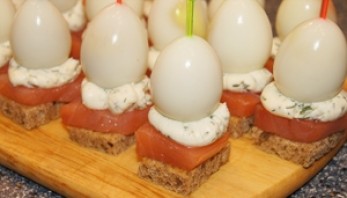 Канапе с перепелиными яйцами - фото шаг 3