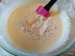Бисквит молочный в мультиварке - фото шаг 3