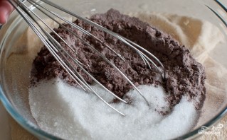 Шоколадный торт с печеньем - фото шаг 2