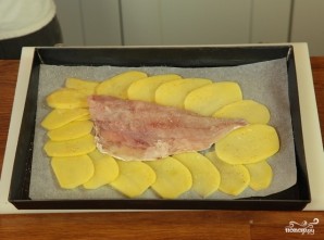 Филе рыбы с картошкой - фото шаг 2