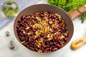 Фасоль с орехами - фото шаг 7