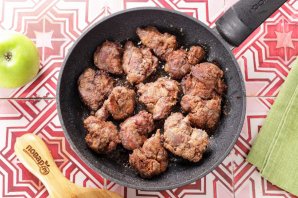 Печень с луком и яблоками - фото шаг 7