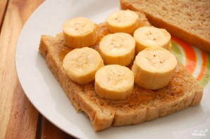 Бутерброд с арахисовым маслом - фото шаг 3