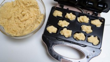 Рецепт печенья "Грибочки" в формочках - фото шаг 3