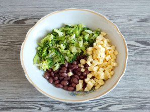 Салат из брокколи, цветной капусты и фасоли - фото шаг 4