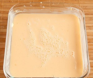 Омлет с молоком в духовке - фото шаг 4