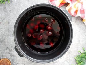 Наливка в мультиварке - фото шаг 6