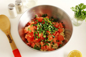 Салат с булгуром и помидорами - фото шаг 5