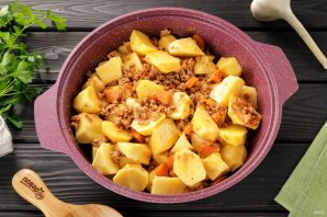 Тушеная картошка с фаршем - фото шаг 8