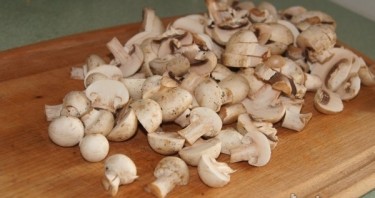 Тушеные баклажаны с грибами - фото шаг 4
