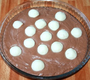 Шоколадный торт с творожно-кокосовыми шариками - фото шаг 7