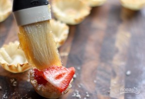Тарталетки с сыром и клубникой - фото шаг 4