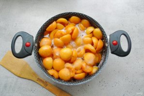 Варенье из абрикосов с медом - фото шаг 5