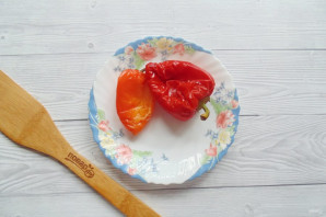 Салат из запеченных баклажанов, помидоров и перца - фото шаг 3