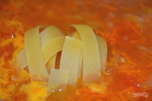 Томатный суп с лапшой - фото шаг 9