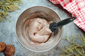 Шоколадный бисквит на белках - фото шаг 4
