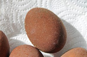 Мерцающие яйца в вине на Пасху - фото шаг 5