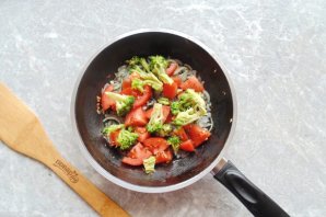 Паста с брокколи и томатами - фото шаг 5