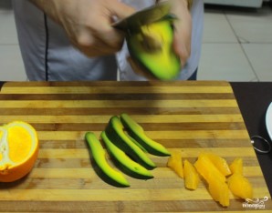 Салат с авокадо и апельсинами - фото шаг 5