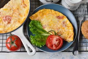 Омлет с помидорами - фото шаг 12