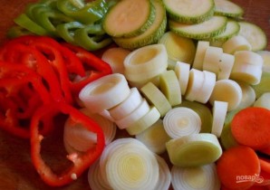 Мидии, тушенные с овощами - фото шаг 2