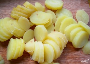 Картофельная запеканка с маринованными грибами - фото шаг 1