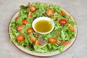 Теплый салат с тунцом - фото шаг 8