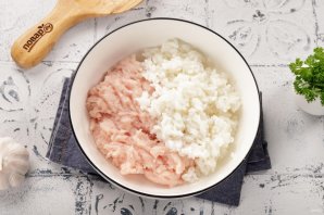 Куриные тефтели в сливочном соусе - фото шаг 5