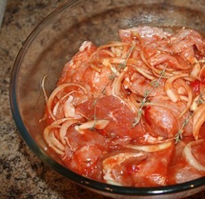 Маринованная свинина в духовке на обед - фото шаг 3