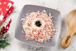 Салат "Рафаэлло" с крабовыми палочками - фото шаг 7