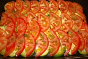 Кабачки с помидорами в духовке - фото шаг 4