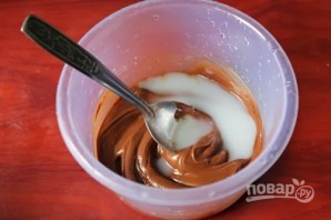 Шоколадный пирог без яиц в микроволновке - фото шаг 12